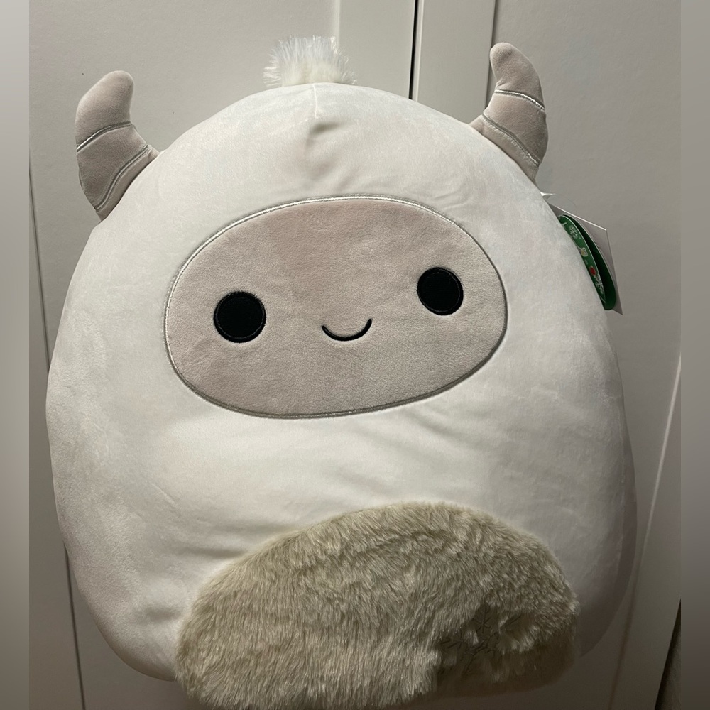 16” Amleth Yeti Squishmallow